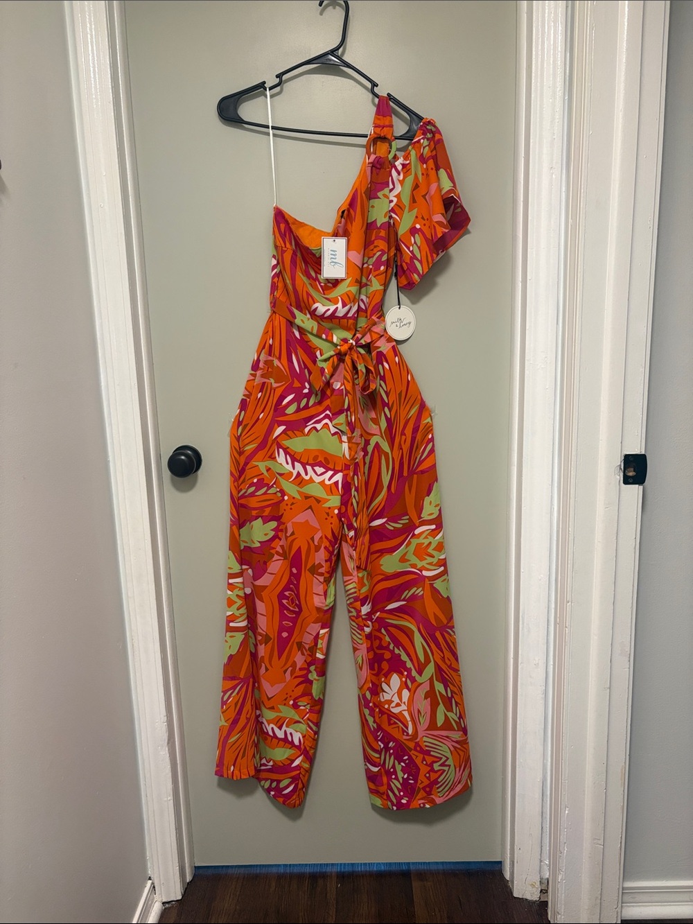 NWT Milk & Honey jumpsuit with pockets. Size S